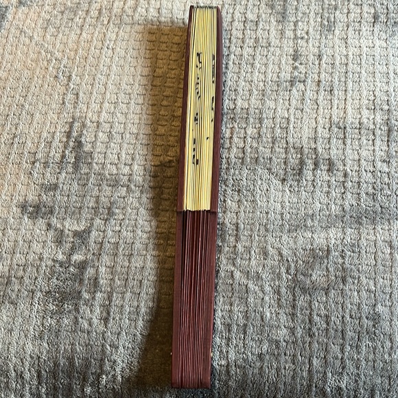 Folding Fan- received as a gift from someone who travelled to China - Picture 2 of 7